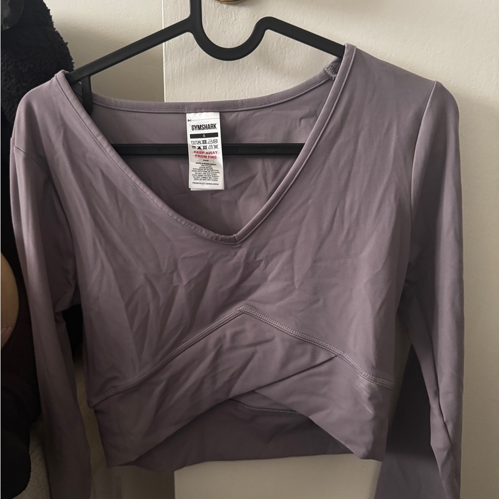 Gymshark Purple Asymmetrical Crop Blouse size small nwot